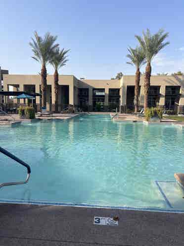 Tempe Top floor luxury Apartment