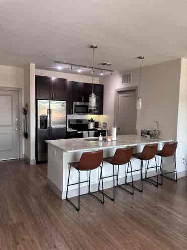 Tempe Top floor luxury Apartment