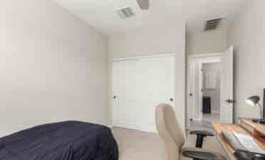 Spacious Twin In Gilbert Townhouse