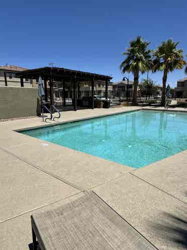 Spacious Twin In Gilbert Townhouse