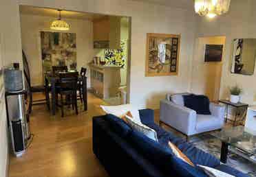 Room in Hollywood Available Aug. 1