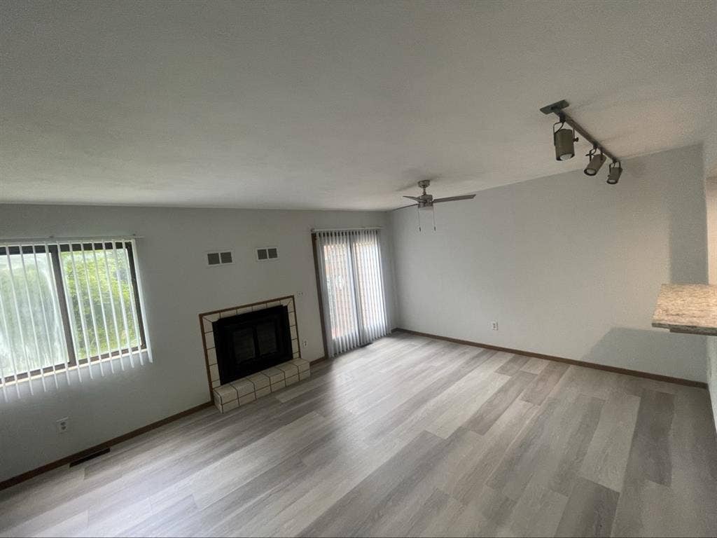b townhouse for rentt
