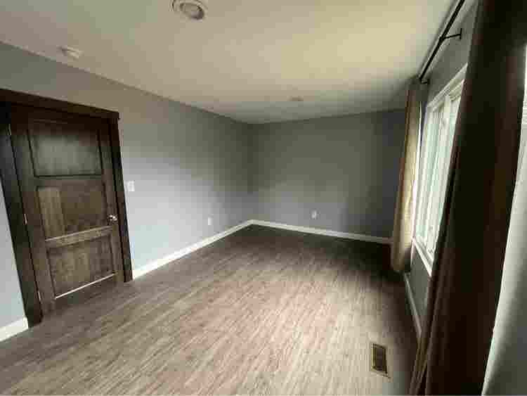 Looking for roommates for my 2 room