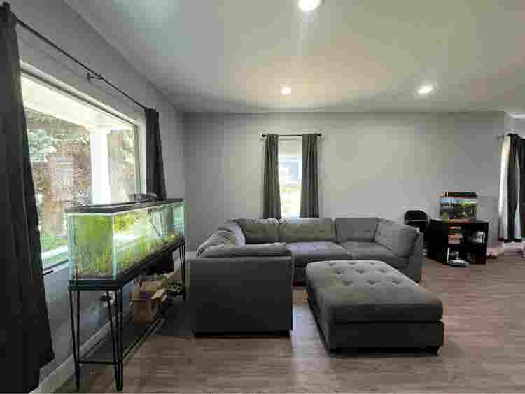 Looking for roommates for my 2 room
