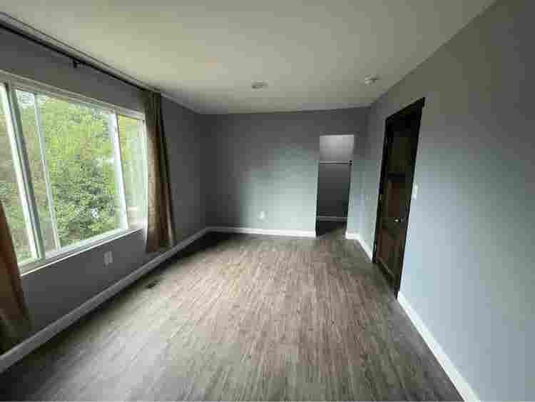 Looking for roommates for my 2 room
