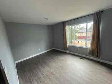 Looking for roommates for my 2 room