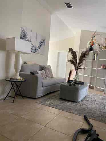 Furnished room for traveling pro