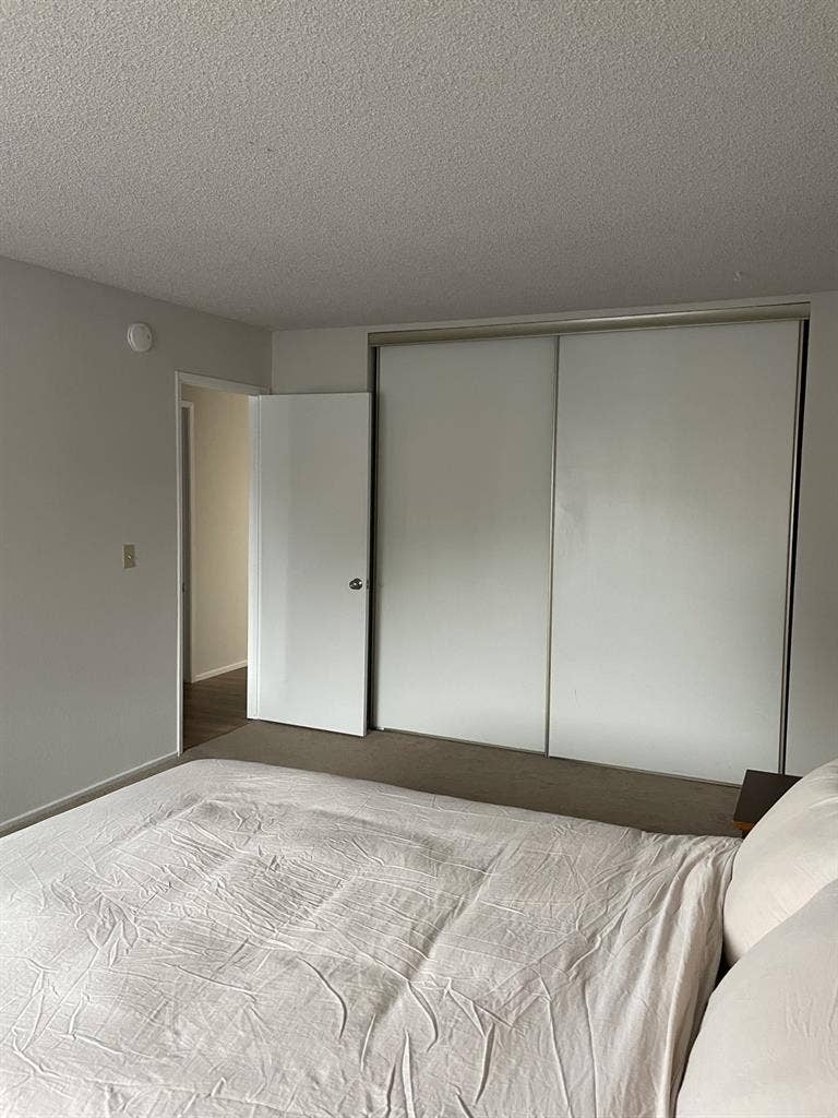 Spacious Room + Garage Parking