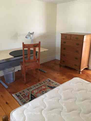 1 roommate needed