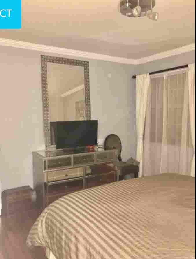 Deluxe furnished room