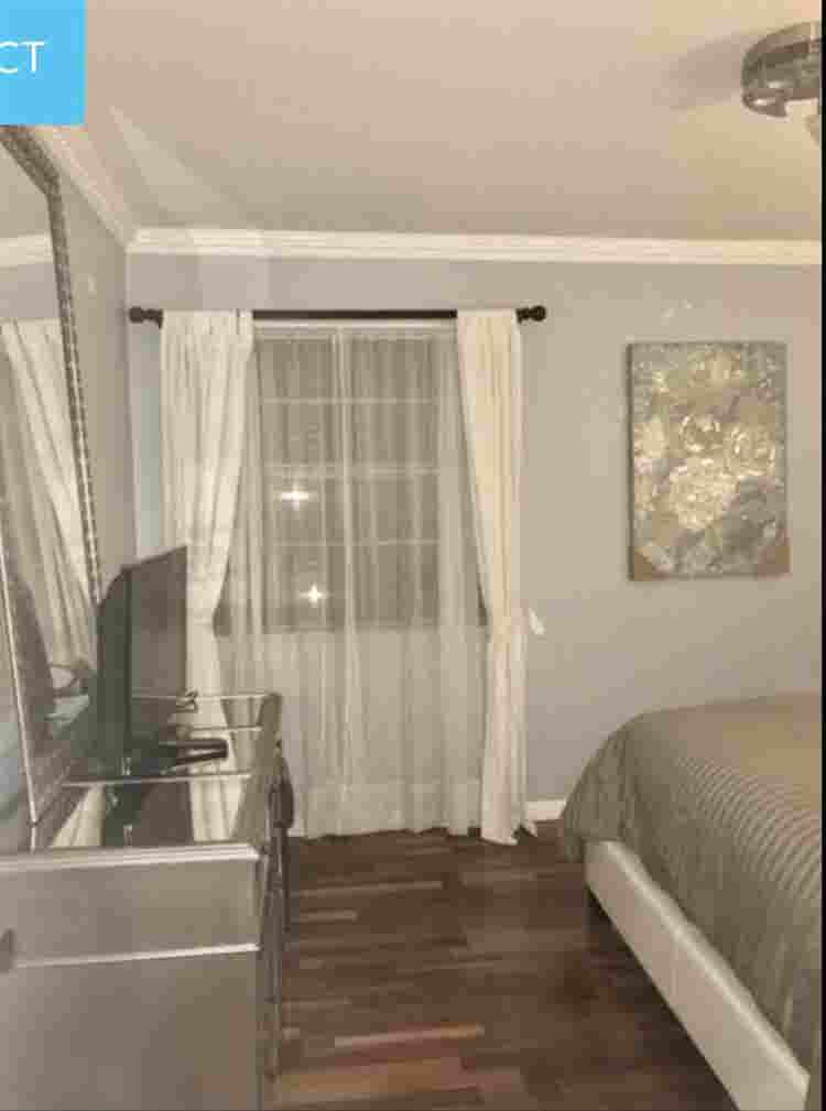 Deluxe furnished room