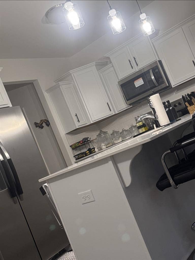 Seeking a clean roommate