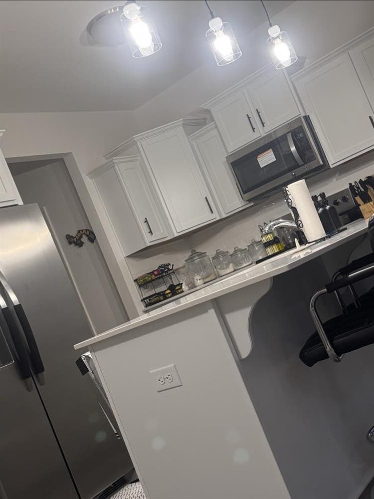 Seeking a clean roommate
