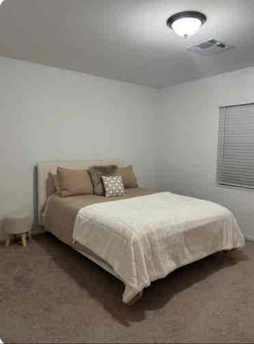 Private room/loft with bathroom