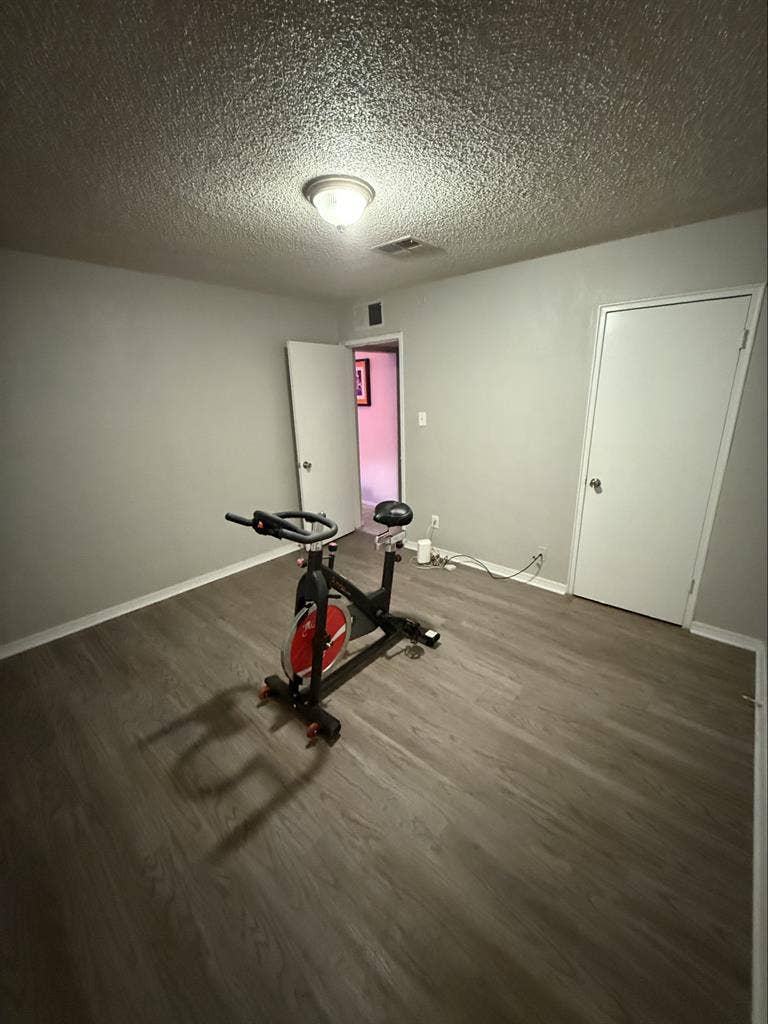 unfurnished room in central phoenix