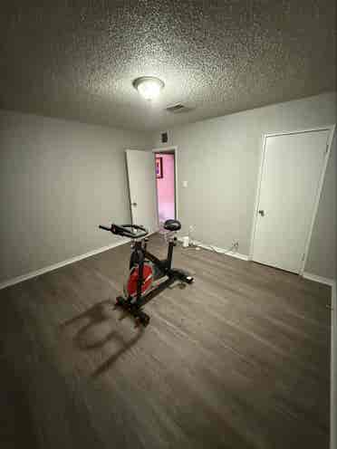 unfurnished room in central phoenix
