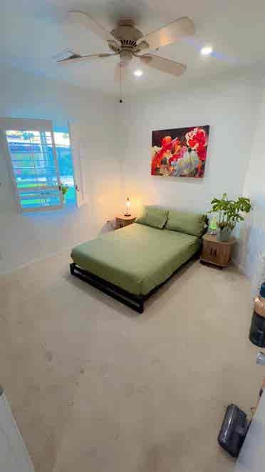 Nice furnished room in Scottsdale