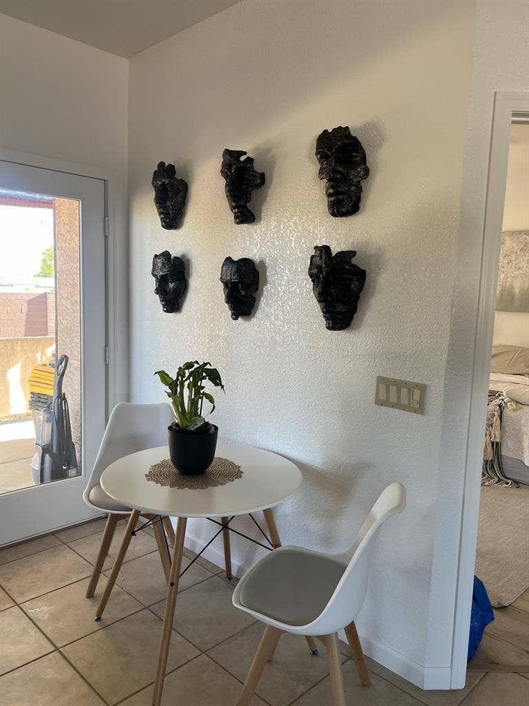 Nice furnished room in Scottsdale