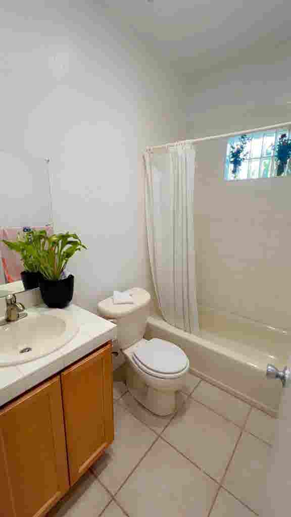 Nice furnished room in Scottsdale