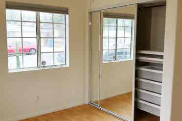 Brockbank Pl private bed share bath
