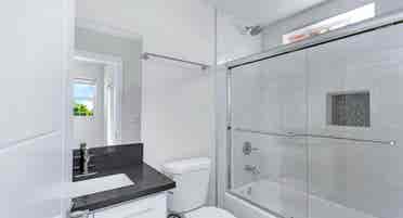Private and new room for rent
