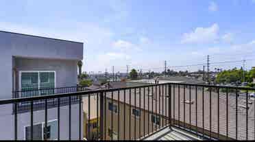 Private and new room for rent