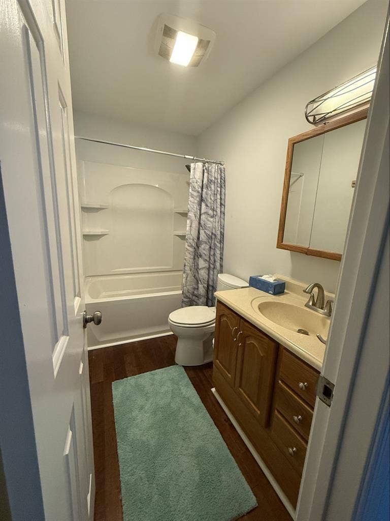 Fully furnished room for rent