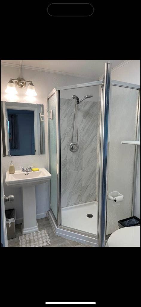 Nice room  bath 
for rent