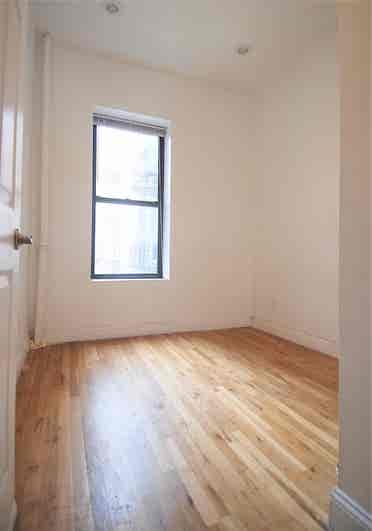 Roommate Needed in Friendly Apt