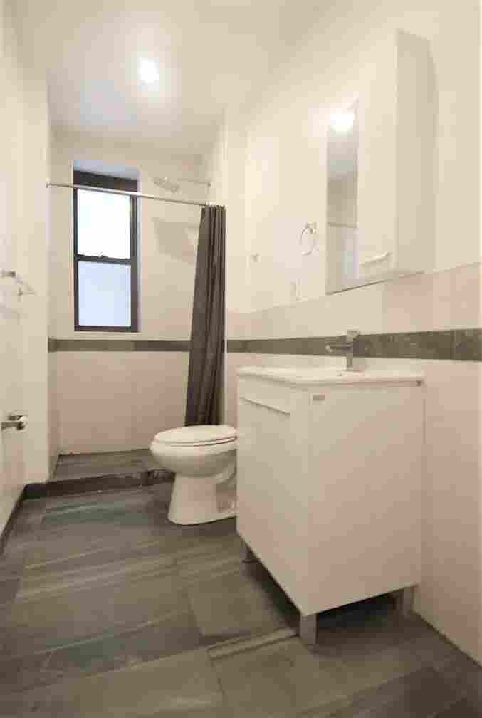Roommate Needed in Friendly Apt
