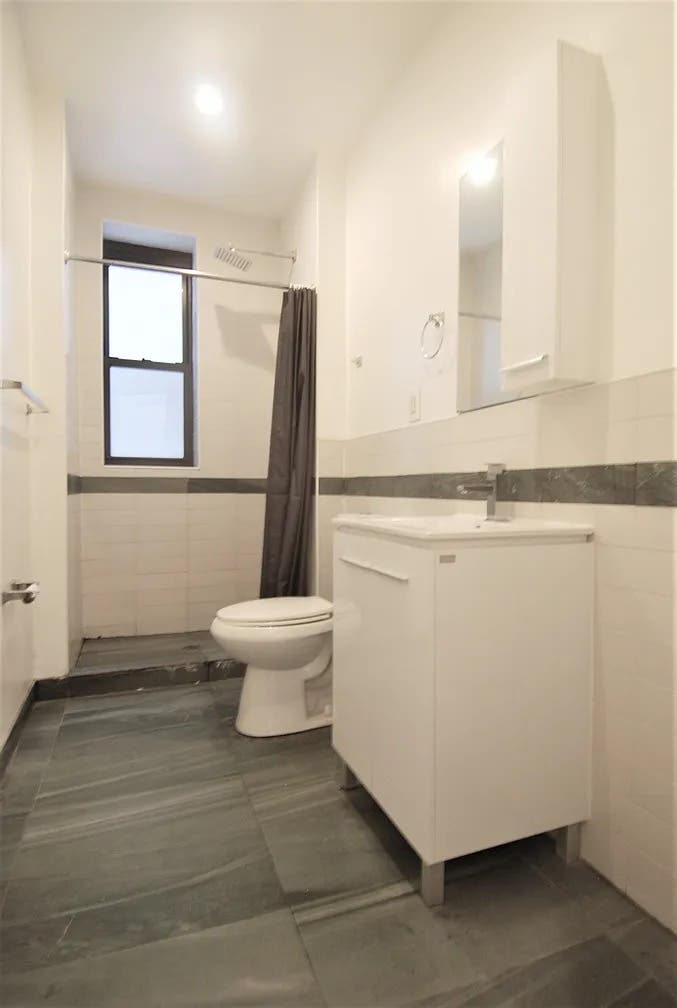 Roommate Needed in Friendly Apt