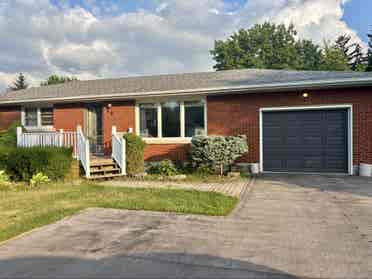 2 Bedrooms available