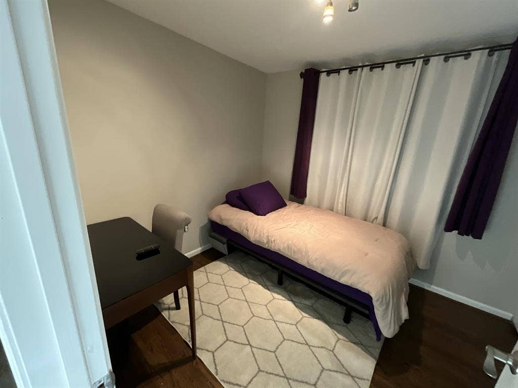 Short-Term Furnished Room