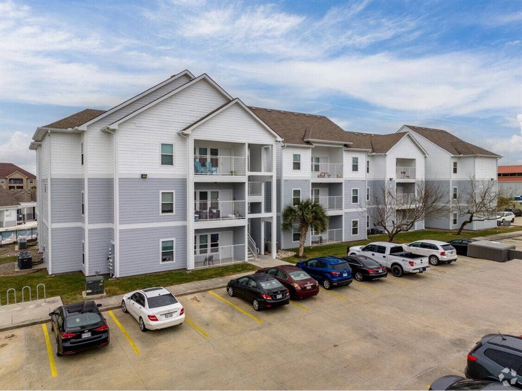 2 Rooms for Rent (August)