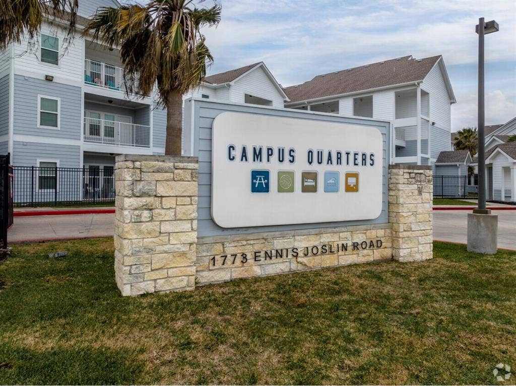 2 Rooms for Rent (August)