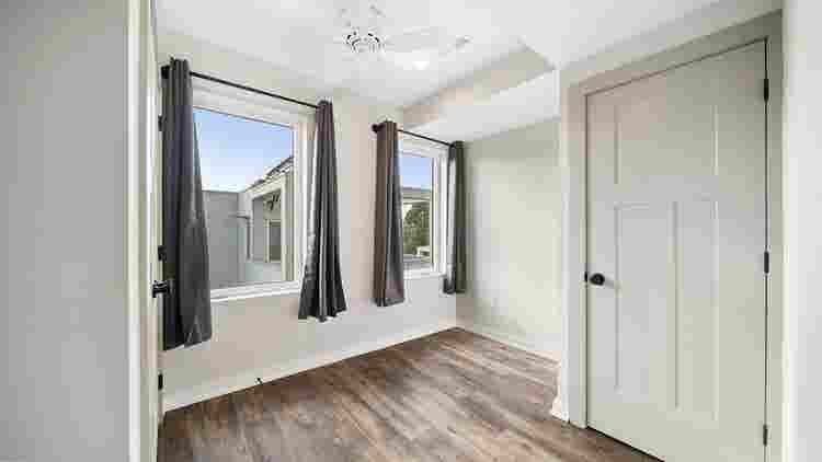 2 Rooms and Private bath Temple U