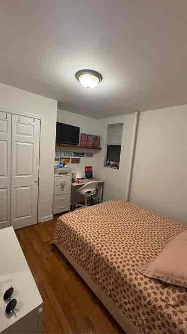 Upper East Side Room available