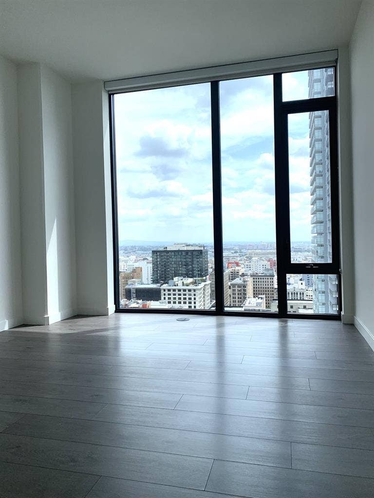 Room for rent luxury highrise DTLA