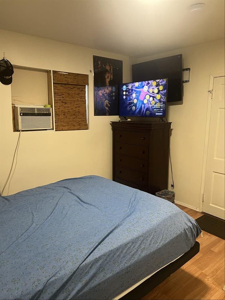 Private room for rent in LA