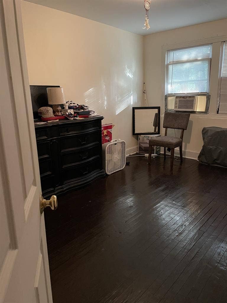 Room for rent .
