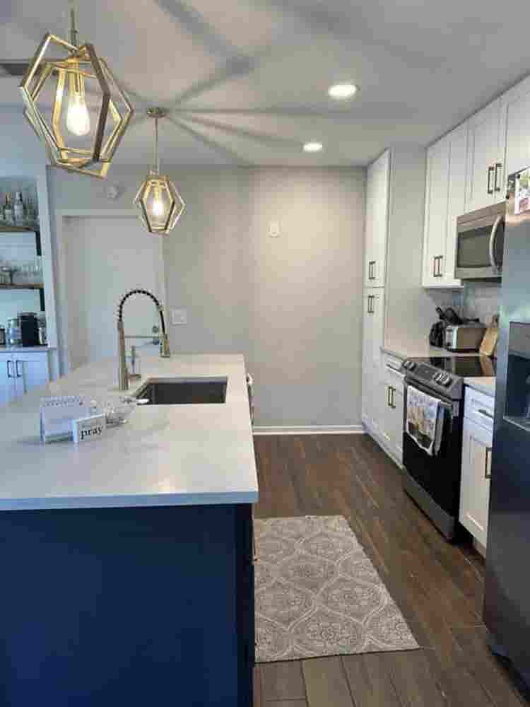Roommates wanted!!