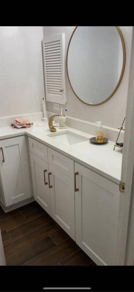Roommates wanted!!