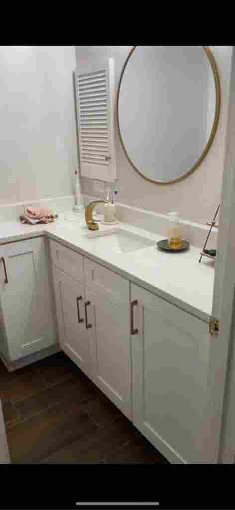 Roommates wanted!!