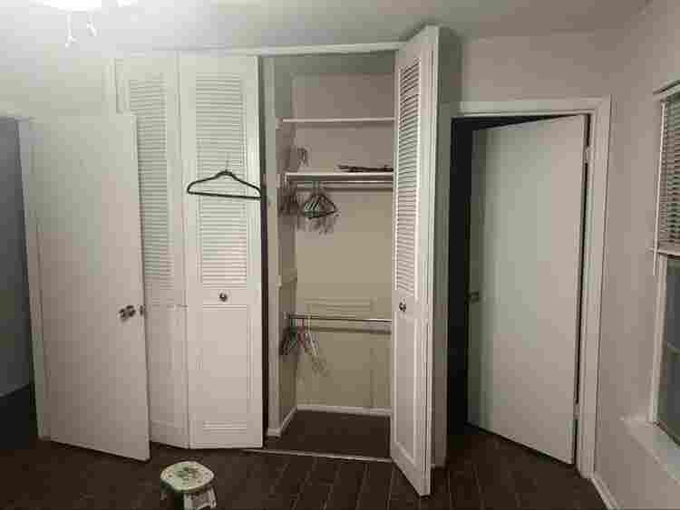 Roommates wanted!!