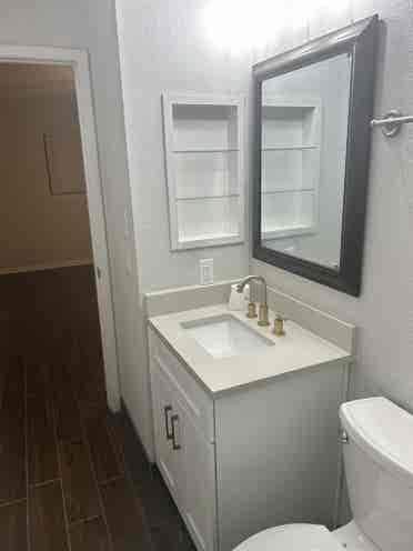 Roommates wanted!!