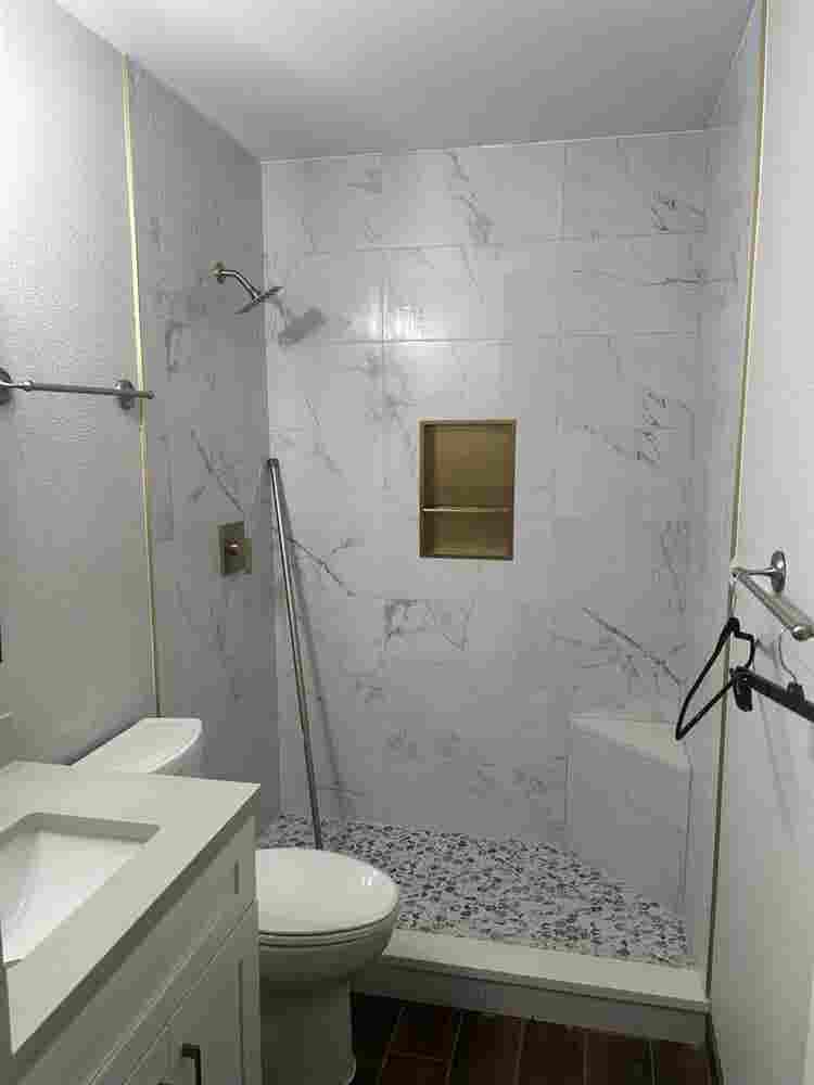 Roommates wanted!!