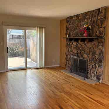 Room for rent in the house in D TC
