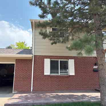 Room for rent in the house in D TC