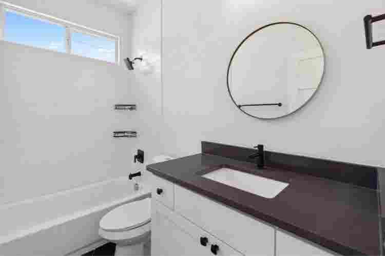Room in house for rent