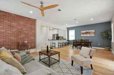 Room for rent in house